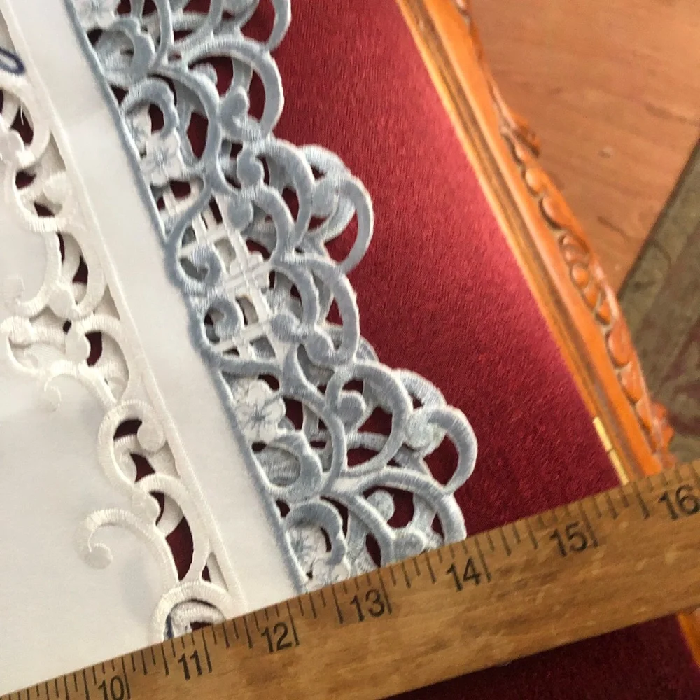 Vintage Lace Table Runner